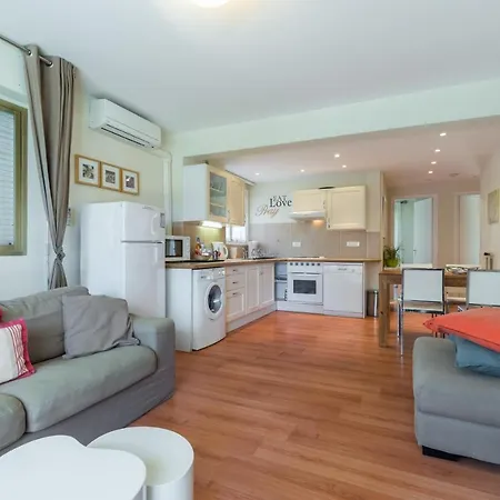 Lägenhet Sleeps 6 Air Con Wifi Cannes